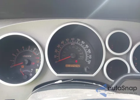 2011 Toyota Tundra Grade 4.6L V8 z USA, uszkodzony, nr VIN 5TFEM5F10BX025644